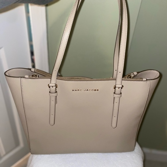 Marc Jacobs Tote - Picture 4 of 4